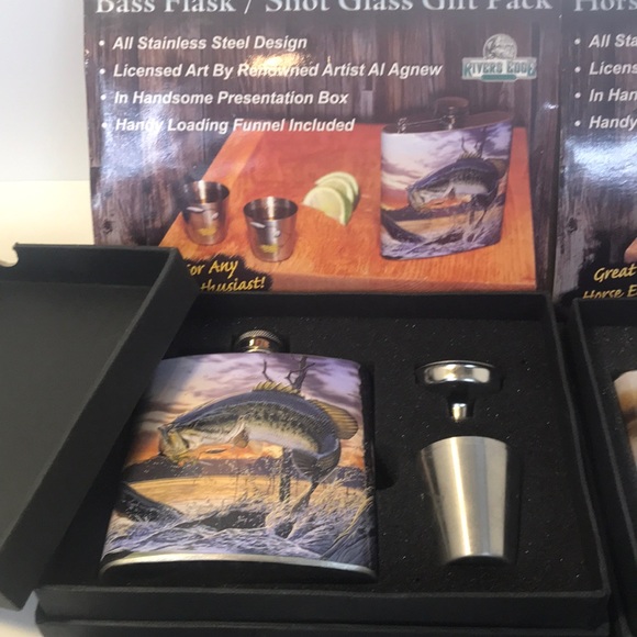 2 flask/shot glass sets new in original boxes - Picture 2 of 8
